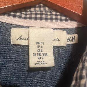 Woman’s size 8 button up shirt